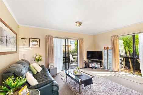 Photo of property in 1/162 Don Buck Road, Massey, Auckland, 0614