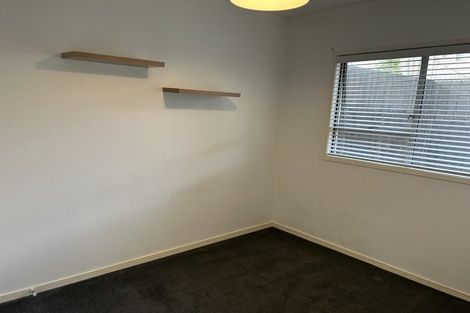 Photo of property in 2/84 Peach Road, Glenfield, Auckland, 0629