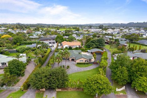 Photo of property in 65 Sunny Crescent, Huapai, Kumeu, 0810
