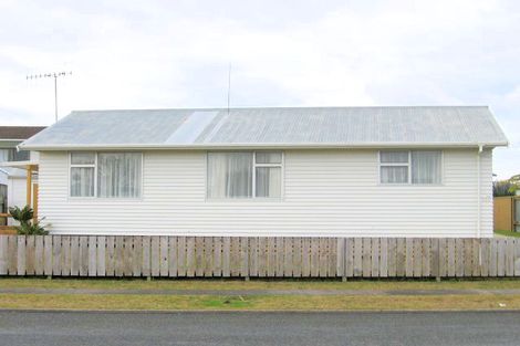 Photo of property in 100 Martyn Road, Whangamata, 3620