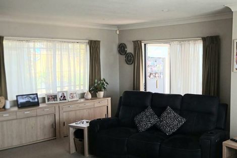 Photo of property in 66 Blackwood Drive, Wattle Downs, Auckland, 2103