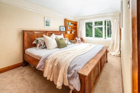 Photo of property in 46 Fortification Road, Karaka Bays, Wellington, 6022