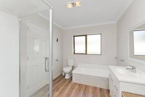 Photo of property in 10 Ludlam Way, Otaki, 5512