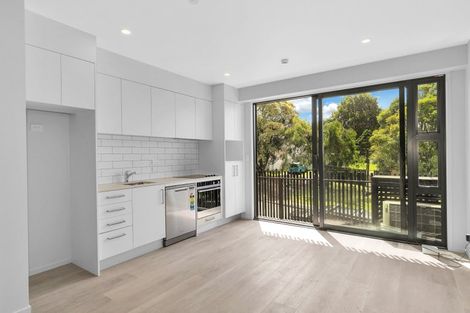 Photo of property in 25 Potter Avenue, Northcote, Auckland, 0627