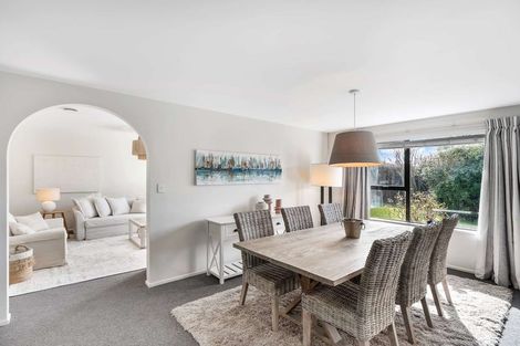 Photo of property in 8 Dulcie Place, Harewood, Christchurch, 8051