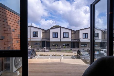 Photo of property in 112 Te Puketoka Lane, Mangere, Auckland, 2022