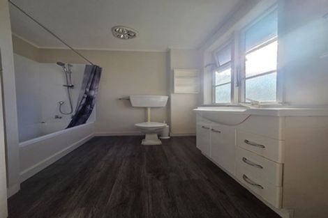 Photo of property in 356 Oxford Terrace, Avalon, Lower Hutt, 5011