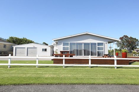 Photo of property in 20 Mace Terrace, Oakura, 4314