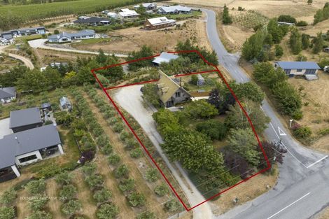 Photo of property in 67 Hall Road, Bannockburn, Cromwell, 9384