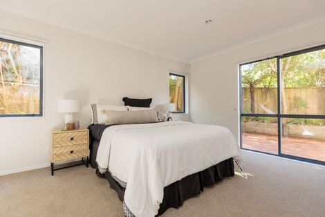 Photo of property in 2a Stella Grove, Newlands, Wellington, 6037