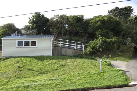 Photo of property in 58 Kenmore Street, Newlands, Wellington, 6037