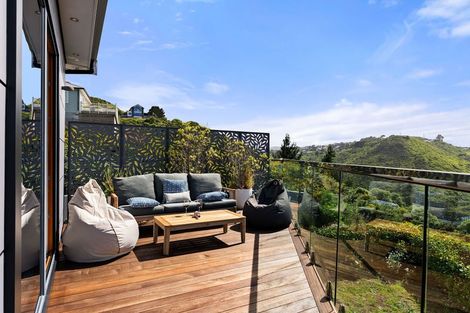 Photo of property in 35 Grumman Lane, Newlands, Wellington, 6037