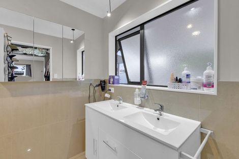 Photo of property in 6 Fencourt Place, Rototuna North, Hamilton, 3210
