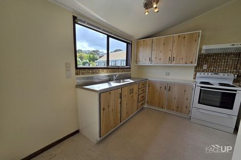 Photo of property in 2/4 Louise Place, Browns Bay, Auckland, 0630