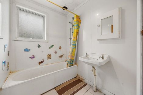 Photo of property in 9 Ascot Avenue, Henderson, Auckland, 0610