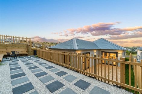 Photo of property in 25 Whakairo Crescent, Gulf Harbour, 0930