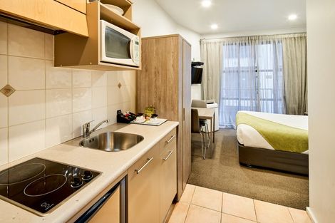 Photo of property in Atrium Towers, 4j/154 The Terrace, Wellington Central, Wellington, 6011