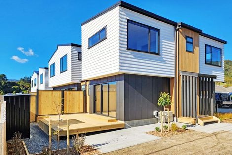 Photo of property in 1/11 Lees Grove, Wainuiomata, Lower Hutt, 5014