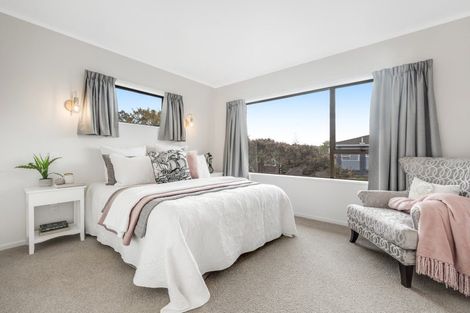 Photo of property in 2/29 Rapallo Place, Farm Cove, Auckland, 2012