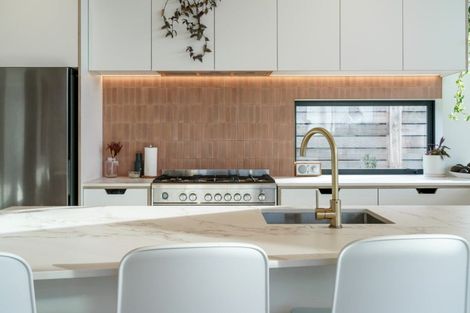 Photo of property in 17 Doug Ledgerwood Drive, Wanaka, 9305