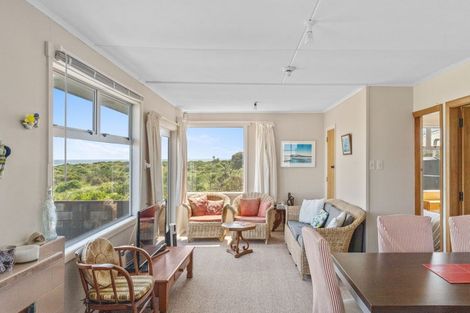 Photo of property in 7 Kent Avenue, Waitarere Beach, Levin, 5510