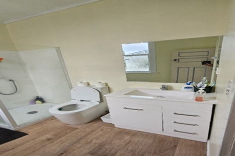 Photo of property in 6 Roxburgh Grove, Petone, Lower Hutt, 5012