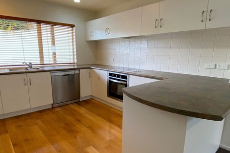 Photo of property in 2/336a East Coast Road, Sunnynook, Auckland, 0632