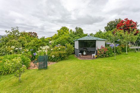 Photo of property in Cotswold Cottage B & B, 46 Maramarahi Road, Thames, 3578