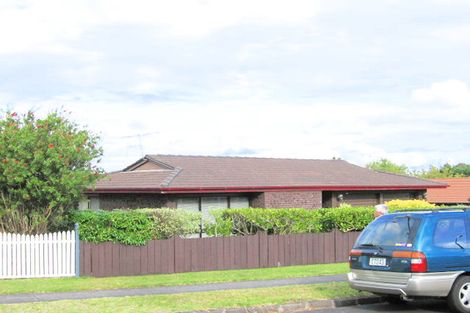 Photo of property in 19 Mark Edward Drive, Half Moon Bay, Auckland, 2012