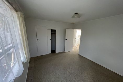 Photo of property in 27 Halberg Street, Glenfield, Auckland, 0629
