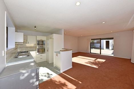 Photo of property in 40 Meadow Street, Papanui, Christchurch, 8052