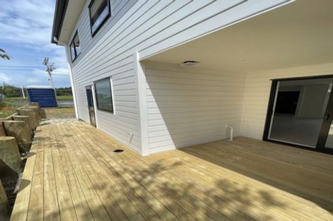 Photo of property in 133b Arran Road, Browns Bay, Auckland, 0630