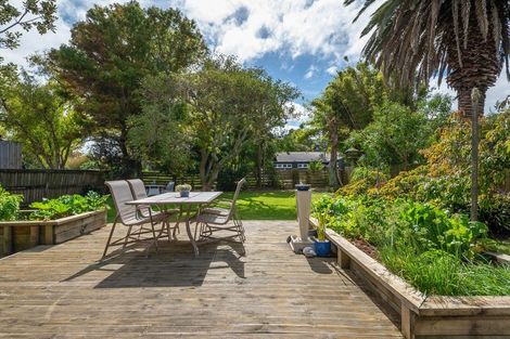 Photo of property in 7 Parakai Avenue, Parakai, 0830
