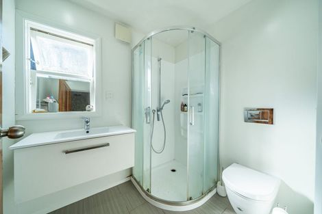 Photo of property in 126 Mana Esplanade, Paremata, Porirua, 5026