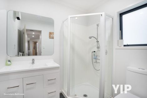 Photo of property in 140 Woodman Drive, Tawa, Wellington, 5028