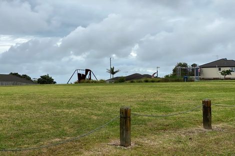 Photo of property in 23 Dairyland Drive, East Tamaki Heights, Auckland, 2016