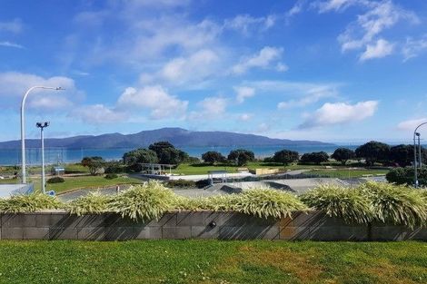 Photo of property in 4-u18 Seaview Road, Paraparaumu Beach, Paraparaumu, 5032