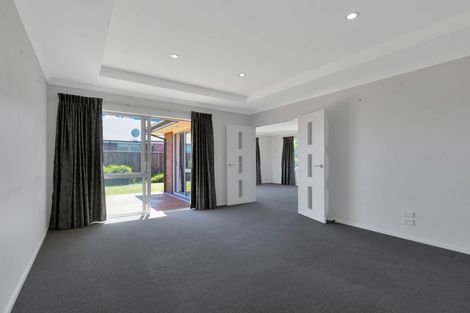 Photo of property in 9 Walnut Way, Rangiora, 7400