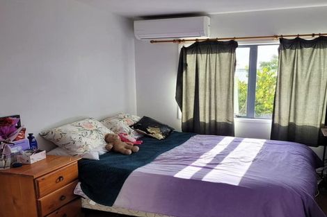 Photo of property in 1/100 Birkdale Road, Birkdale, Auckland, 0626