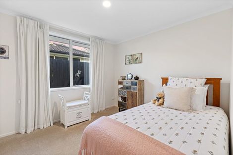 Photo of property in 17 Hansard Place, Bethlehem, Tauranga, 3110