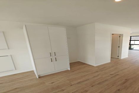 Photo of property in 4 Rauemi Way, Te Atatu South, Auckland, 0610