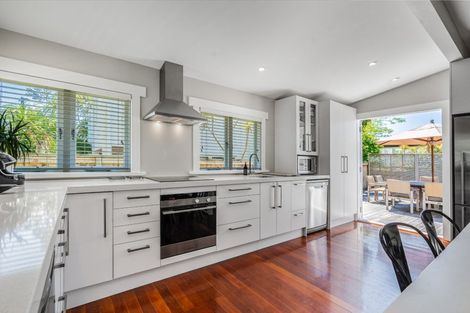 Photo of property in 2 Tennyson Street, Northcote Point, Auckland, 0627