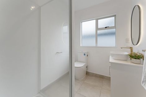 Photo of property in 13a Becroft Drive, Forrest Hill, Auckland, 0620