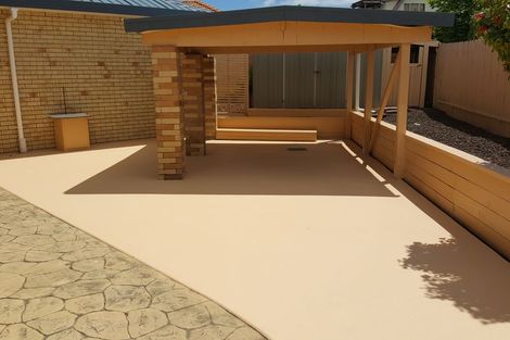 Photo of property in 16 Eloise Place, Clendon Park, Auckland, 2103