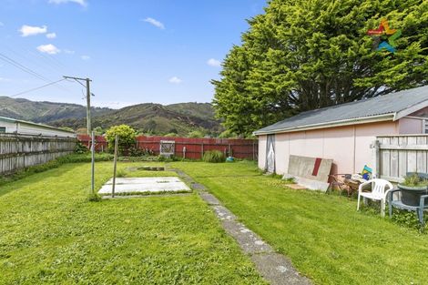 Photo of property in 17 Gibson Crescent, Naenae, Lower Hutt, 5011