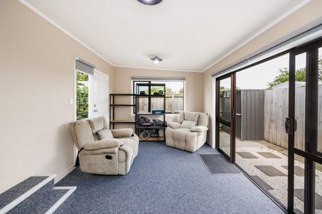 Photo of property in 104 Clyde Crescent, Roslyn, Palmerston North, 4414