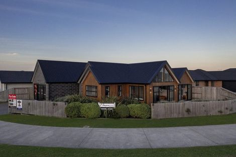 Photo of property in 2 Harding Drive, Papamoa Beach, Papamoa, 3118