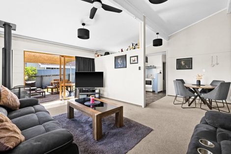 Photo of property in 21 Shortland Street, Tamatea, Napier, 4112