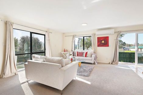Photo of property in 106 Seymour Road, Sunnyvale, Auckland, 0612