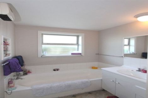 Photo of property in 6b Hurst Place, Parklands, Christchurch, 8083